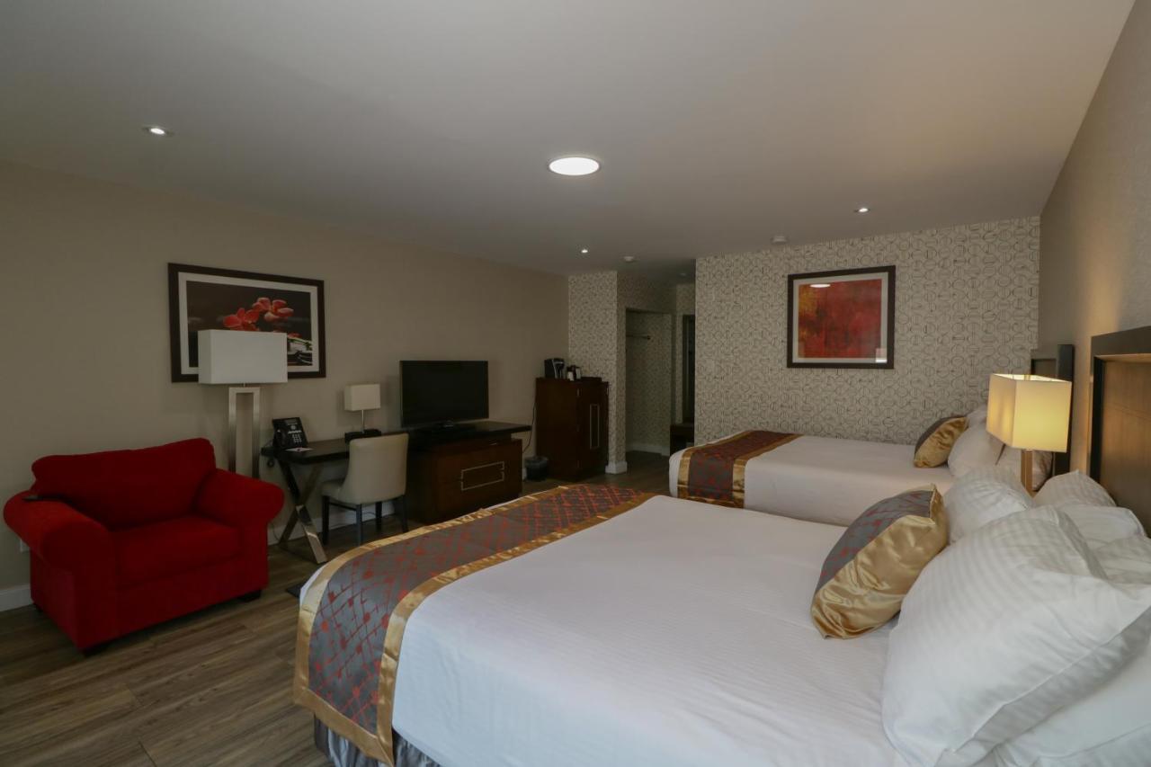 Ramada By Wyndham Jackson'S Point Hotel Georgina Exterior photo