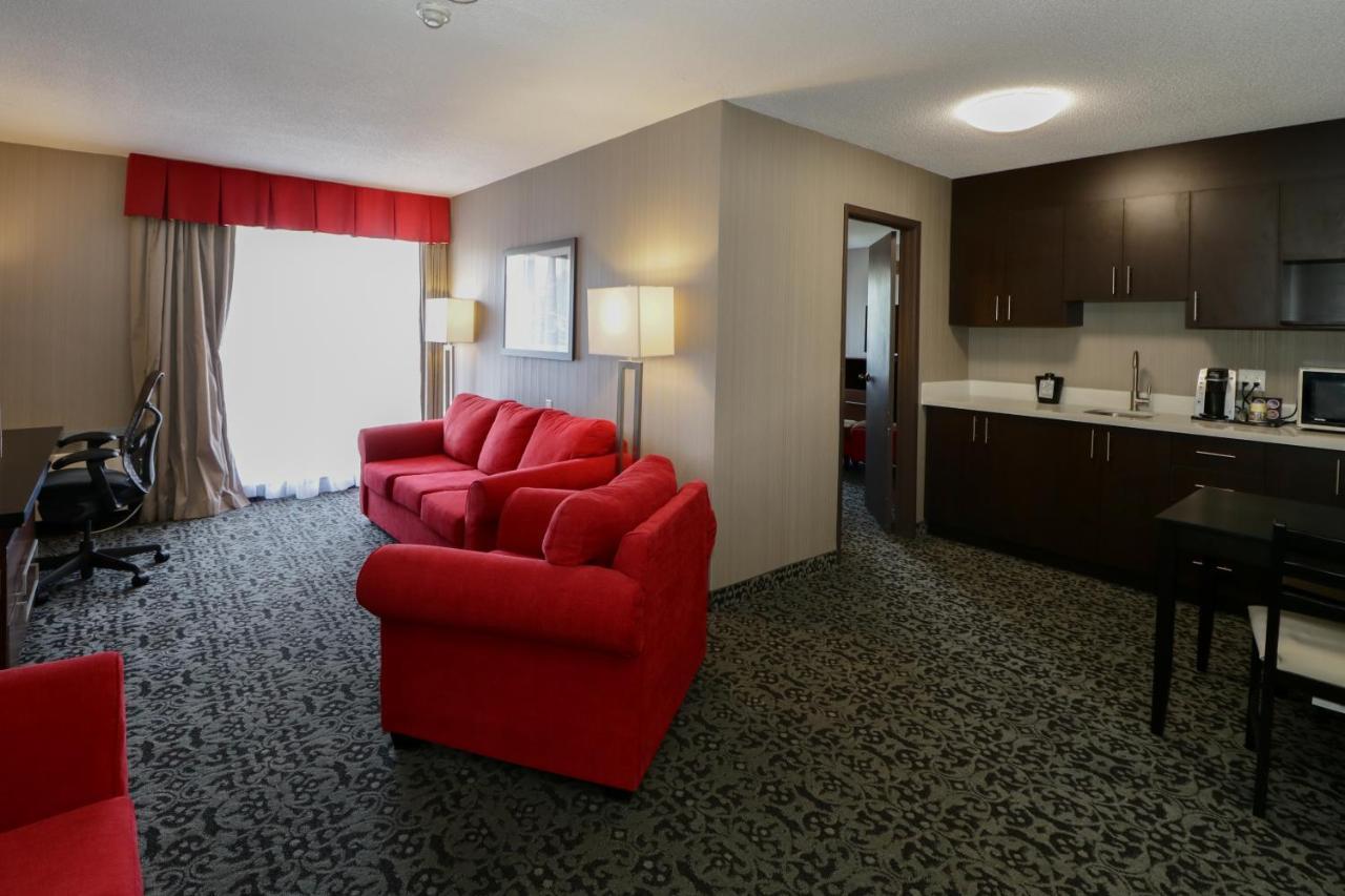 Ramada By Wyndham Jackson'S Point Hotel Georgina Exterior photo