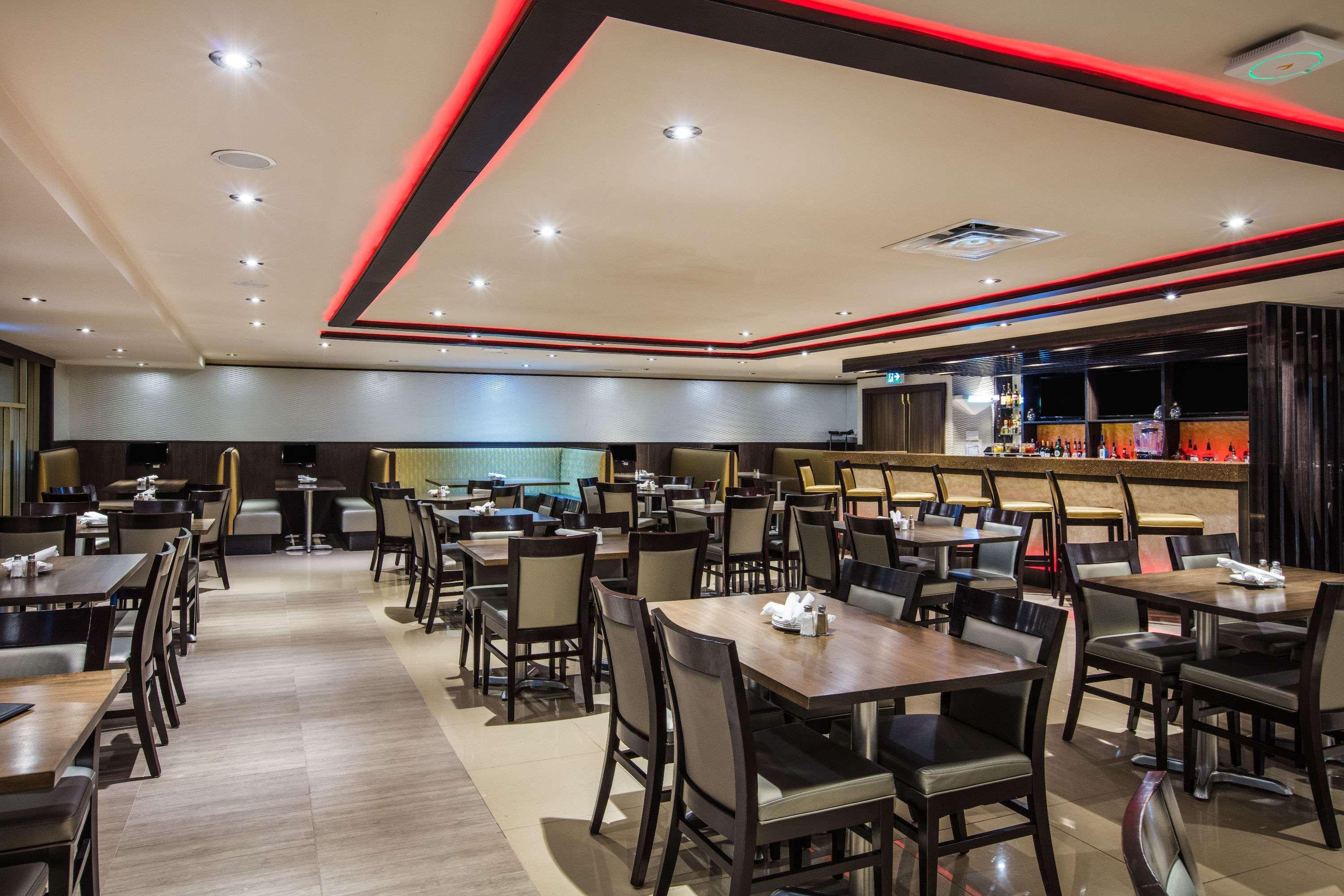 Ramada By Wyndham Jackson'S Point Hotel Georgina Exterior photo